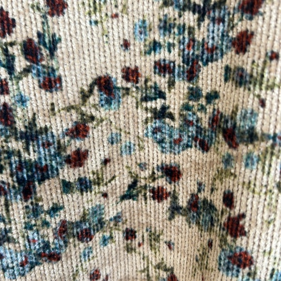 Easel Floral Crew Neck Sweater - Multicolor - Picture 2 of 5